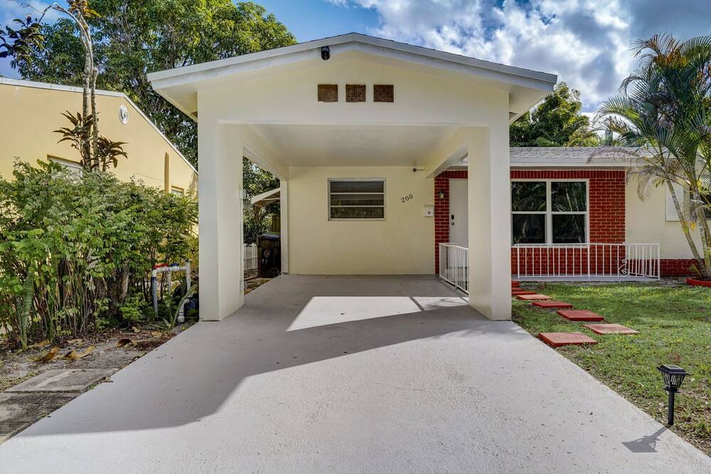 Photo of Outdoor in Poinciana Park