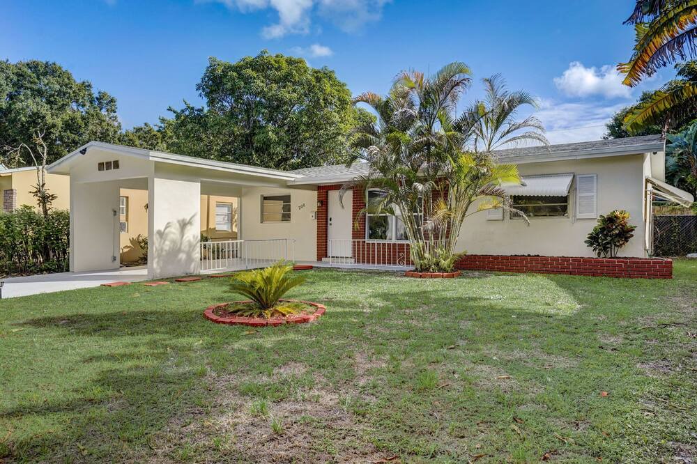Photo of Outdoor in Poinciana Park