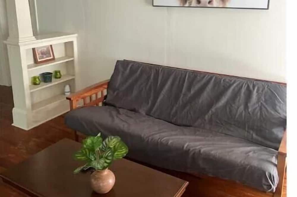 Photo of Livingroom in Murray Hill