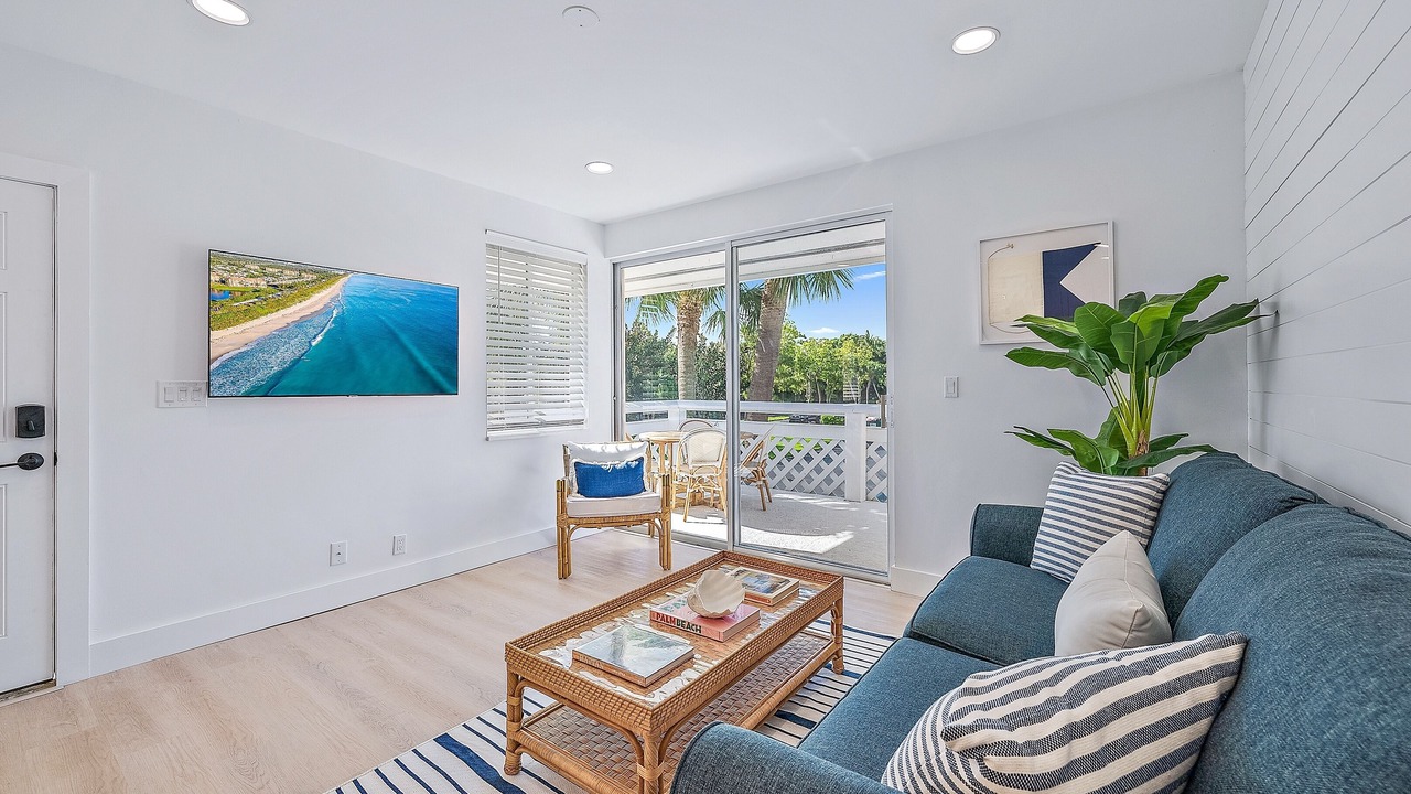 Photo of Livingroom in Jupiter Bay