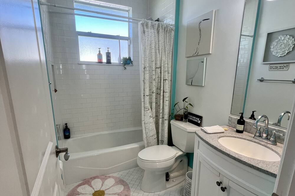 Photo of Bathroom in Riverwalk