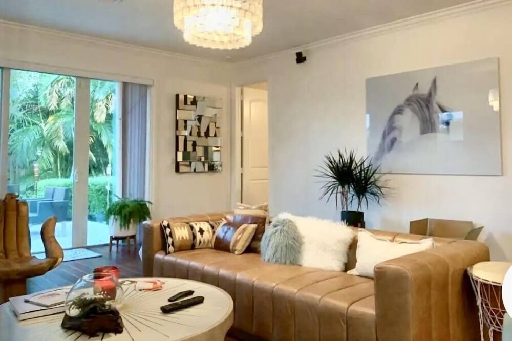 Photo of Livingroom in Riverwalk