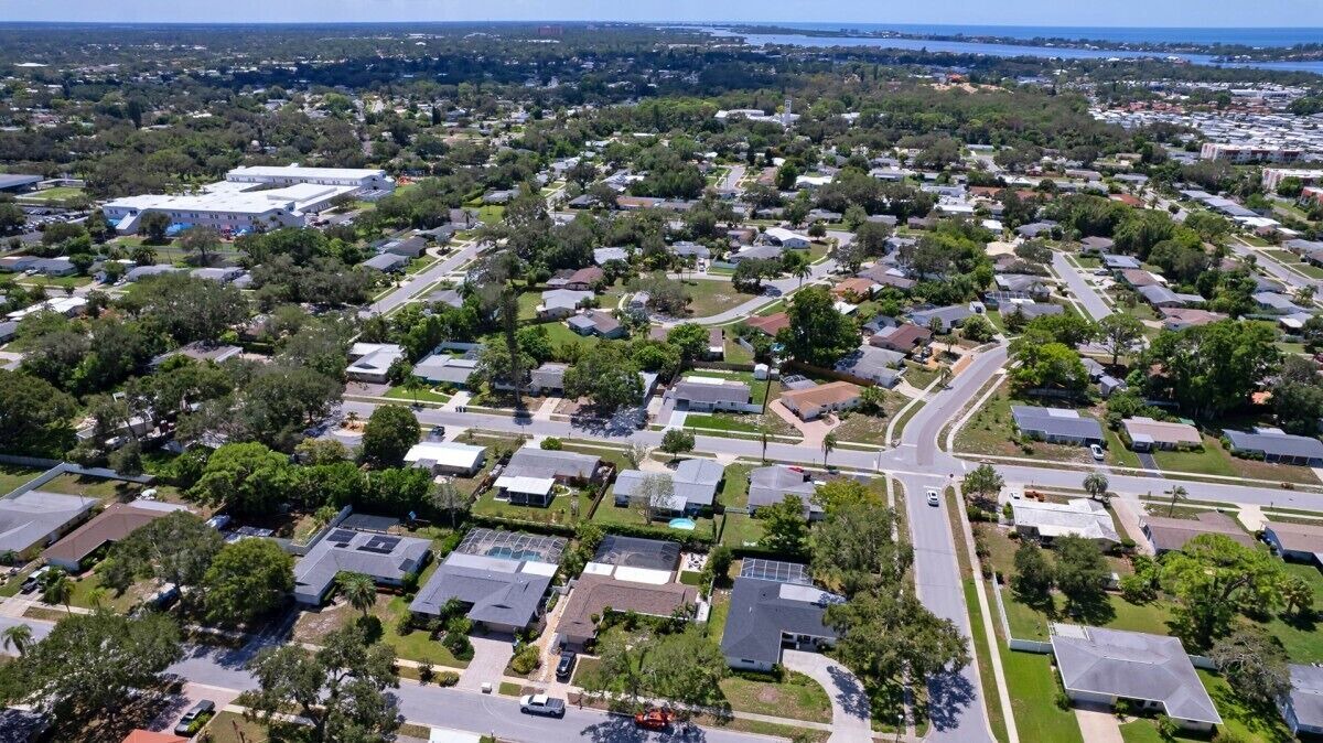 Photo of Outdoor in Gulf Gate Estates