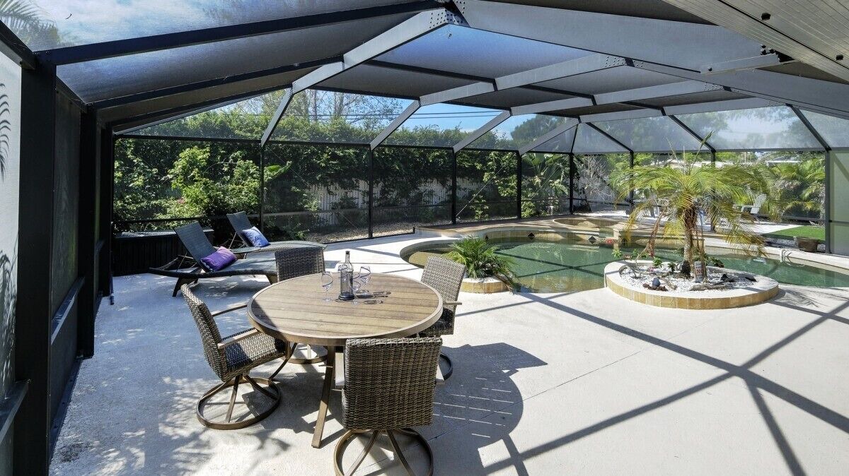 Photo of Outdoor in Gulf Gate Estates