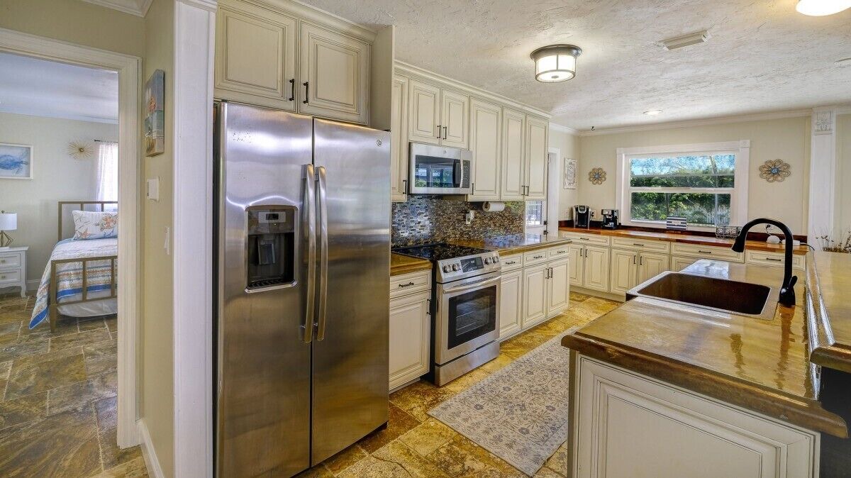 Photo of Kitchen in Gulf Gate Estates