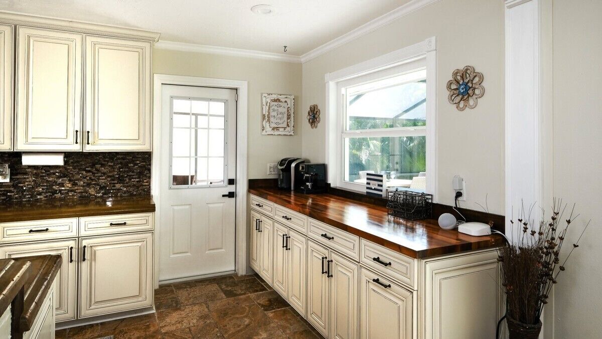 Photo of Kitchen in Gulf Gate Estates