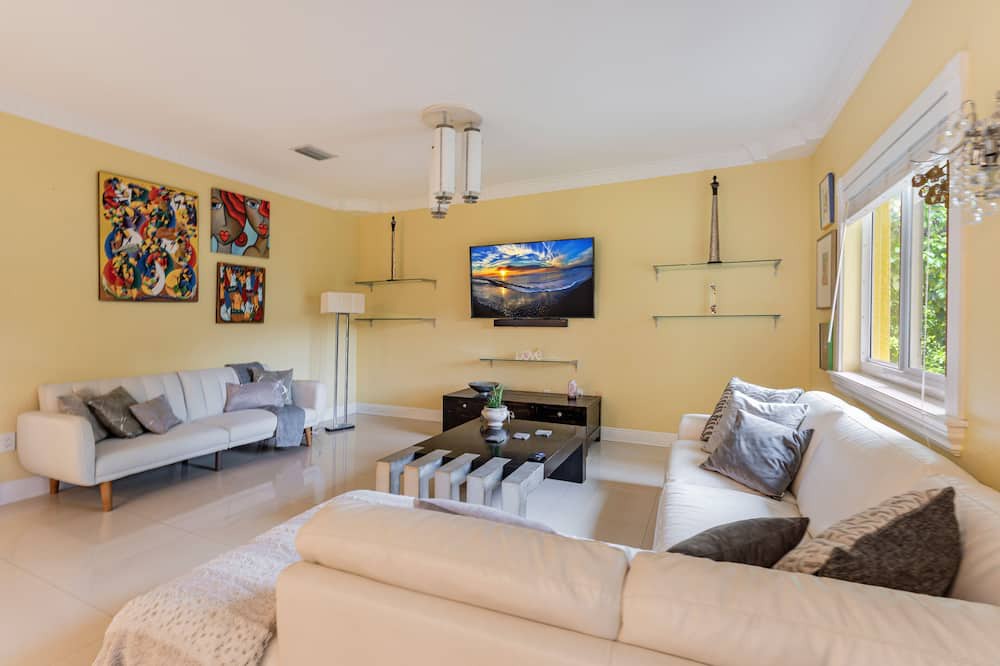 Photo of Livingroom in Southwest Ranches