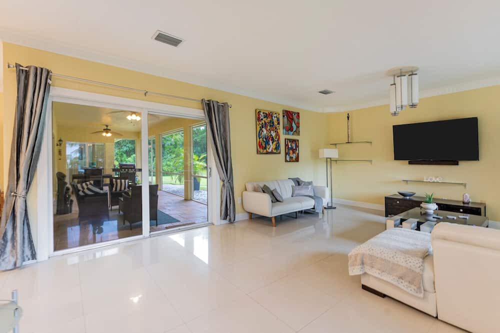 Photo of Livingroom in Southwest Ranches