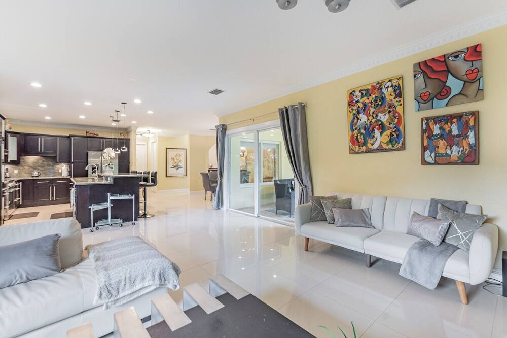 Photo of Livingroom in Southwest Ranches