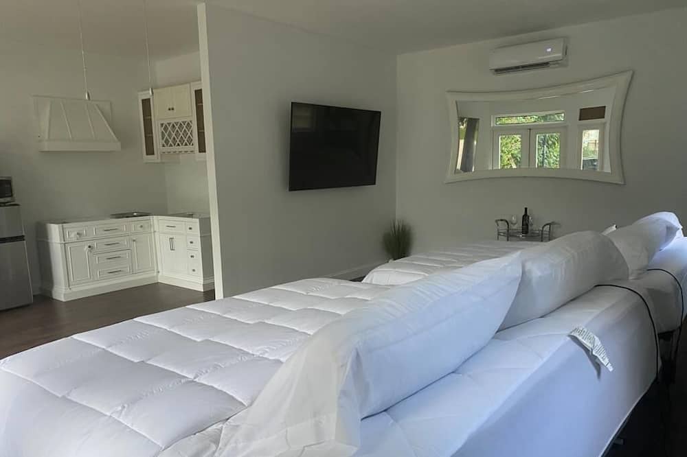 Photo of Bedroom in Fort George Island