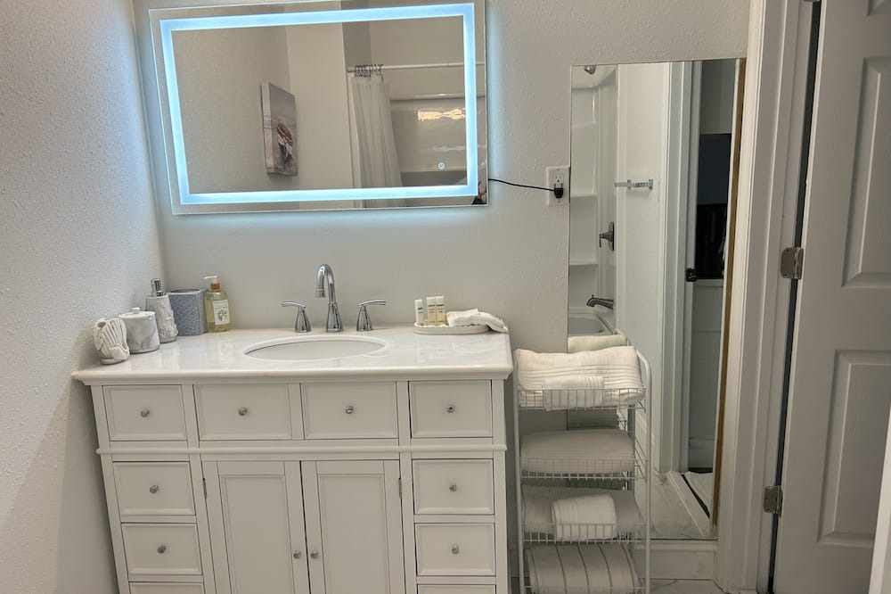 Photo of Bathroom in Fort George Island
