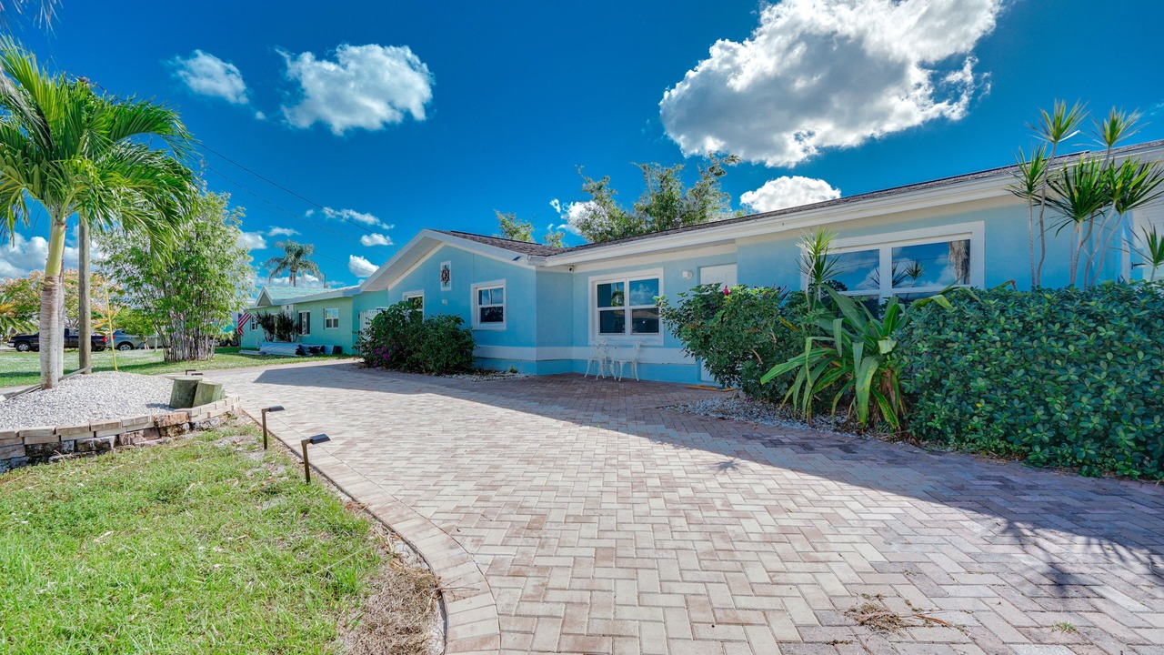 Photo of Outdoor in Lochmoor Waterway Estates