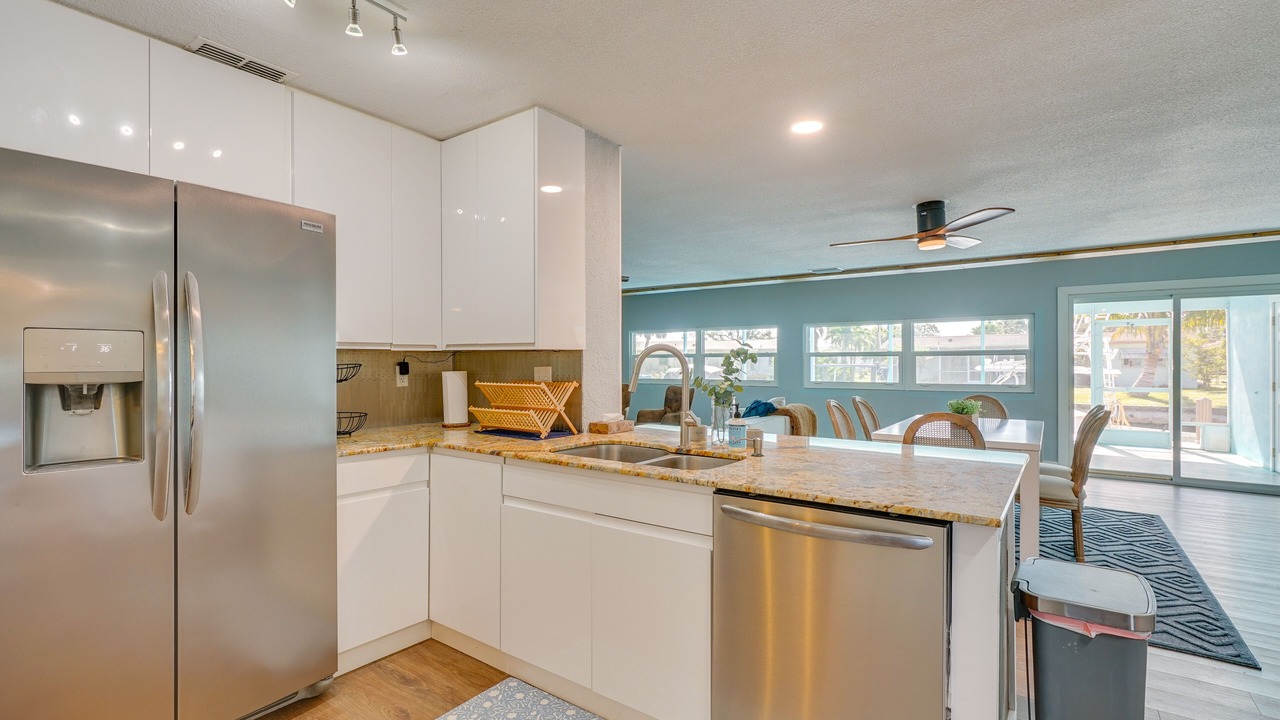 Photo of Kitchen in Lochmoor Waterway Estates