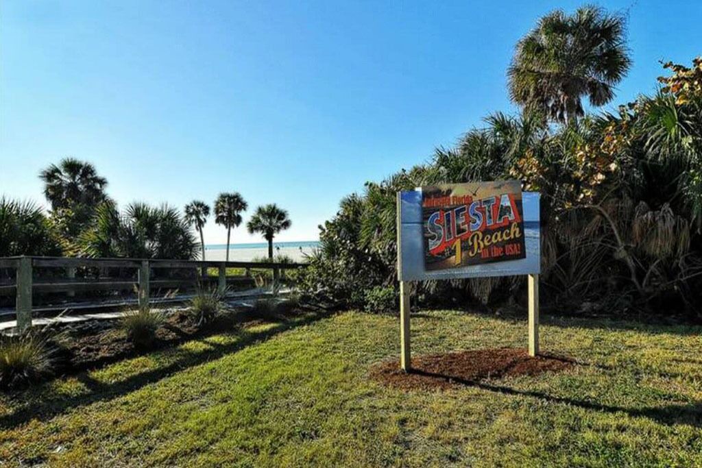 Photo of Outdoor in Gulf Gate Estates