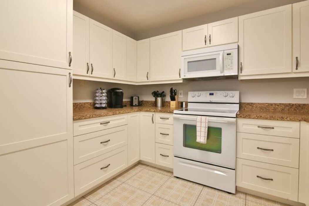 Photo of Kitchen in Gulf Gate Estates