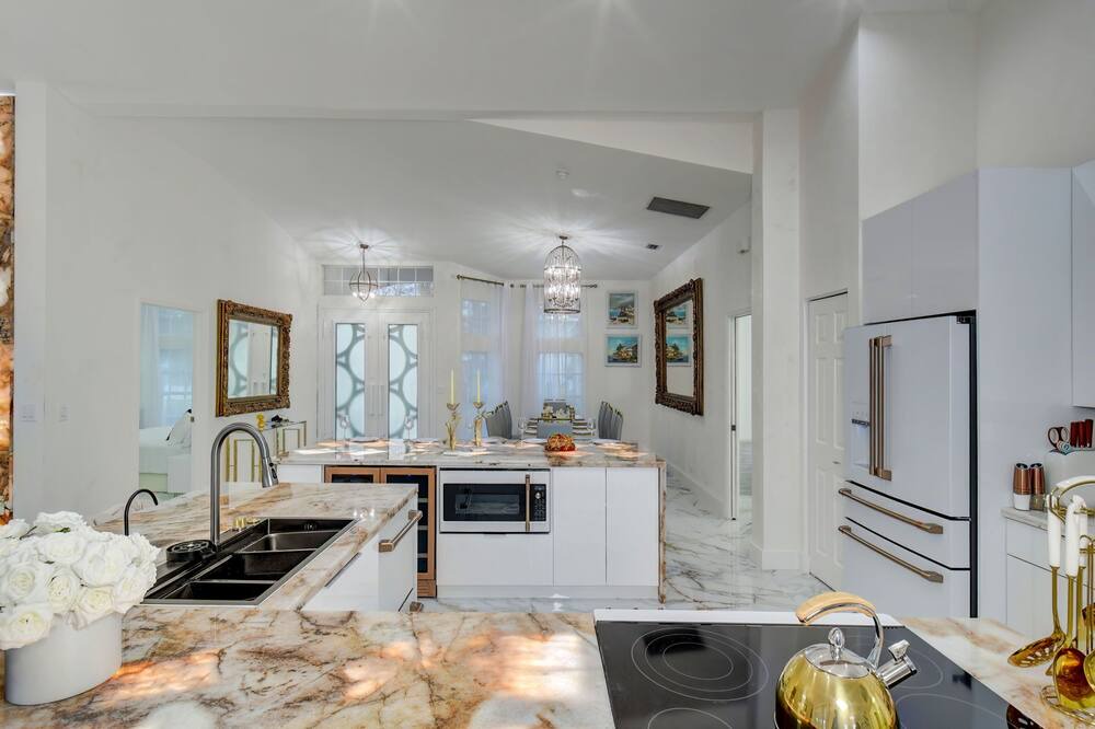 Photo of Kitchen in Greenview Shores