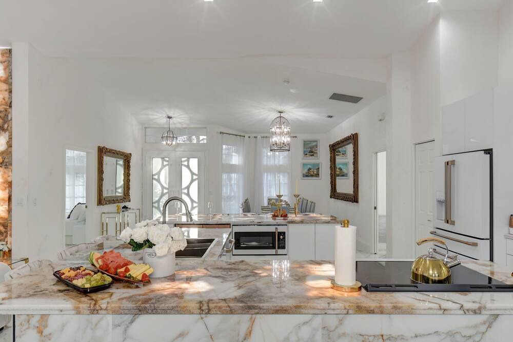 Photo of Kitchen in Greenview Shores