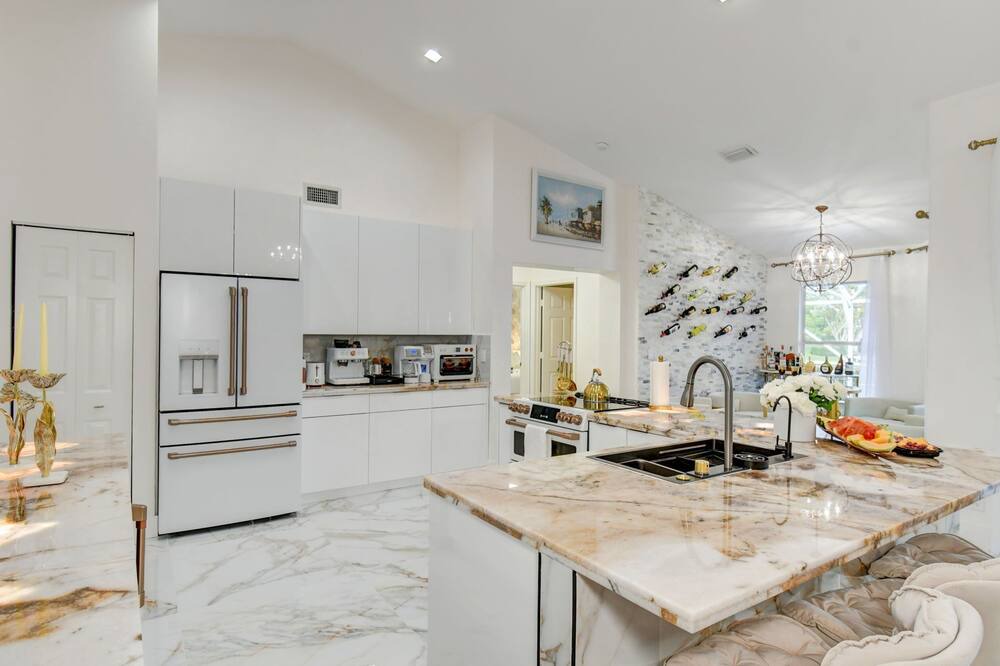 Photo of Kitchen in Greenview Shores