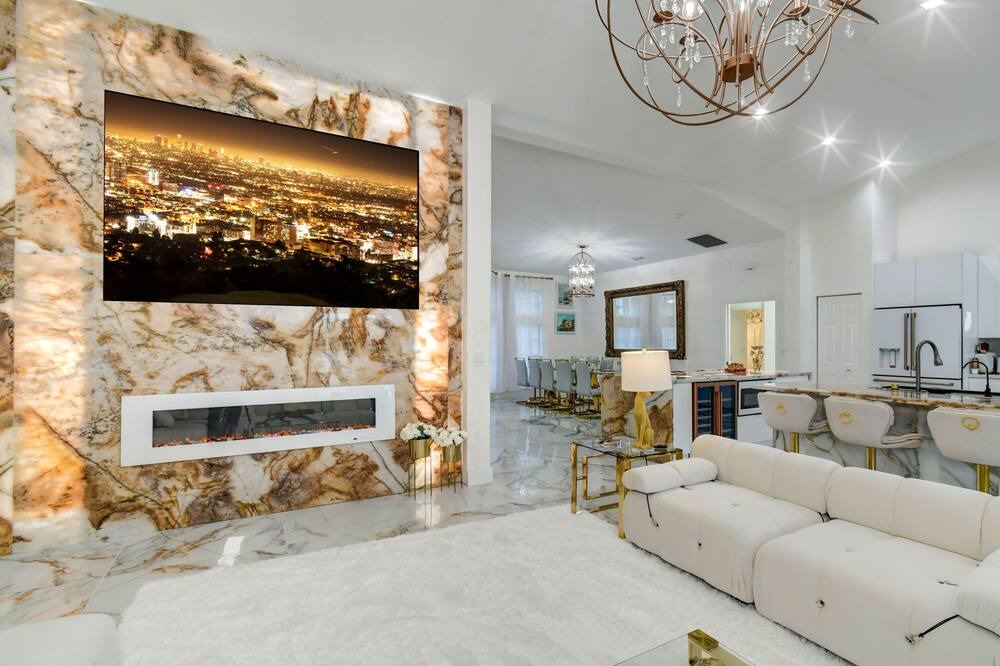 Photo of Livingroom in Greenview Shores