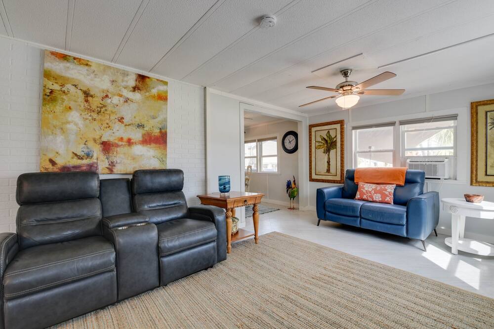 Photo of Livingroom in Key West