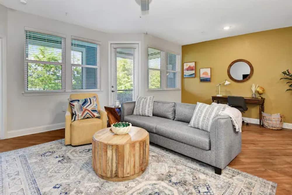 Photo of Livingroom in Daytona Beach