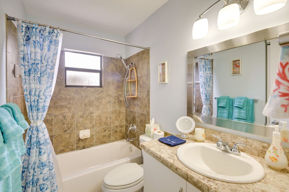 Photo of Bathroom in Florida Shores