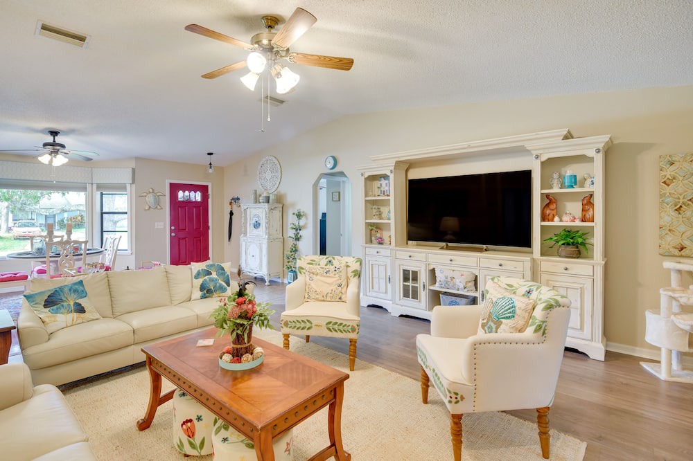 Photo of Livingroom in Florida Shores