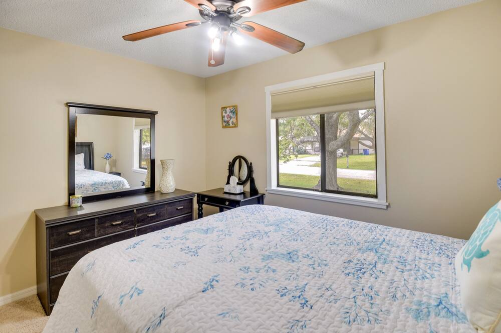 Photo of Bedroom in Florida Shores
