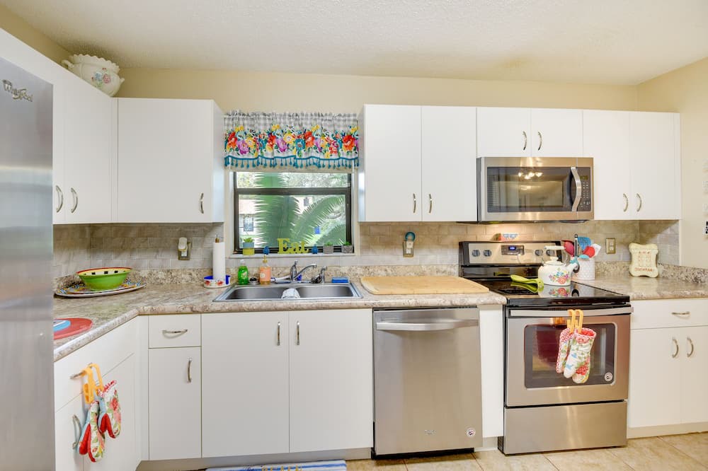 Photo of Kitchen in Florida Shores