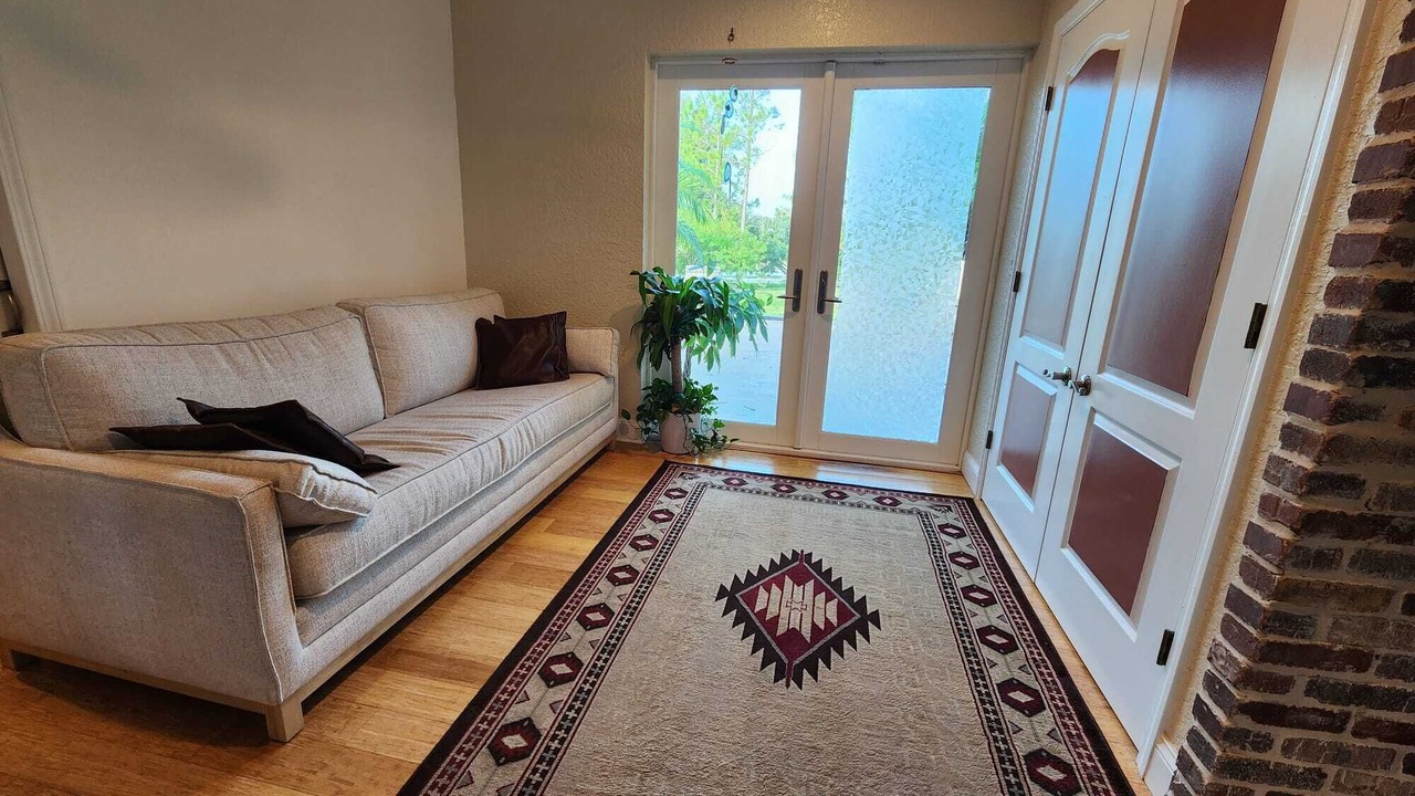 Photo of Livingroom in Groveland