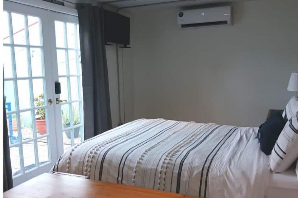 Photo of Bedroom in Lake Worth