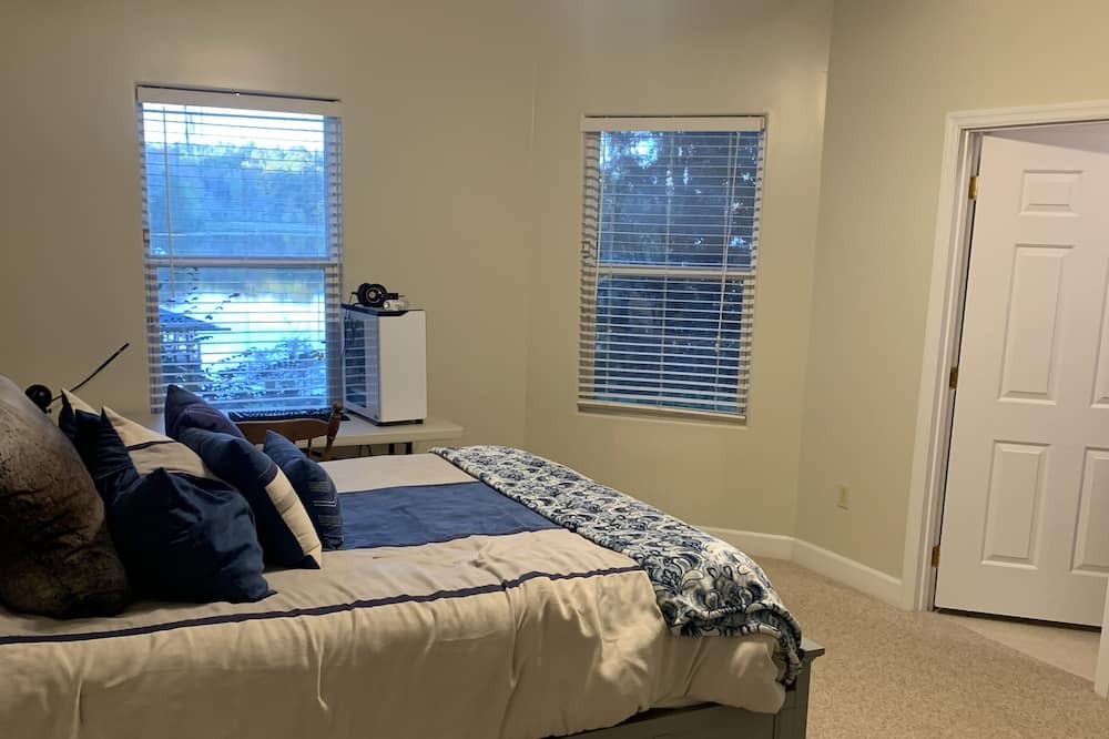 Photo of Bedroom in Quincy