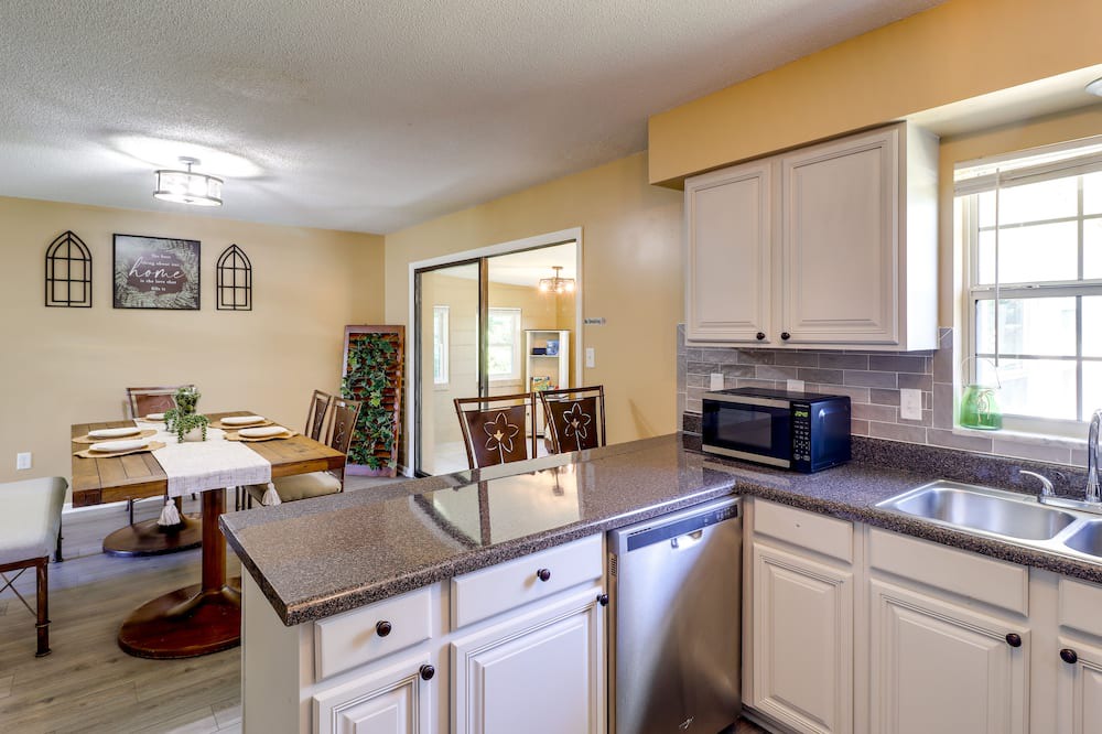 Photo of Kitchen in Silver Springs Shores