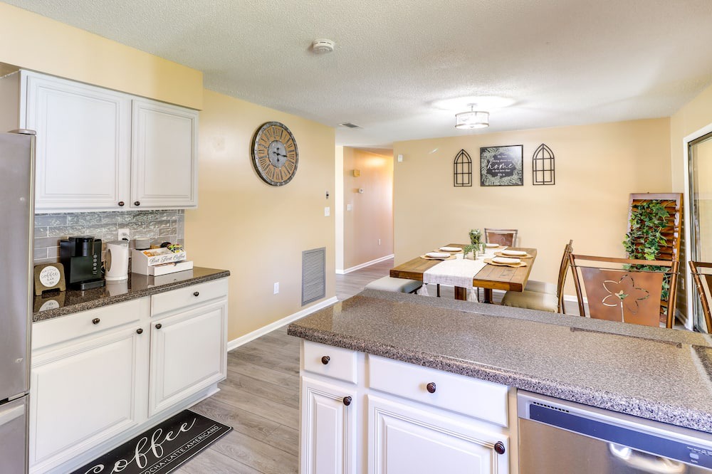 Photo of Kitchen in Silver Springs Shores