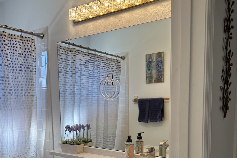 Photo of Bathroom in Laurel