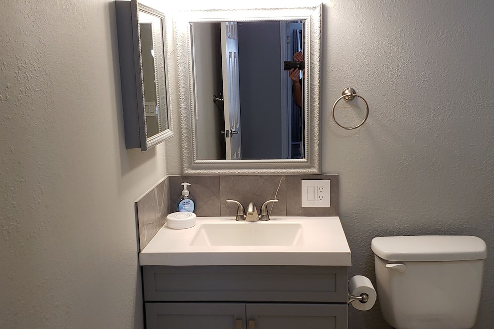 Photo of Bathroom in Candler