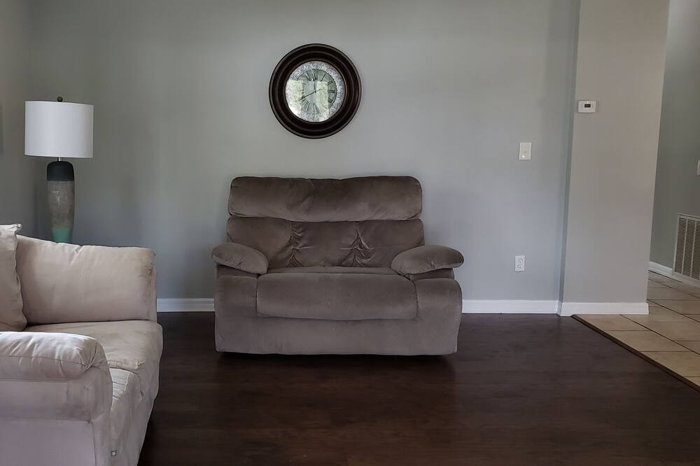 Photo of Livingroom in Candler