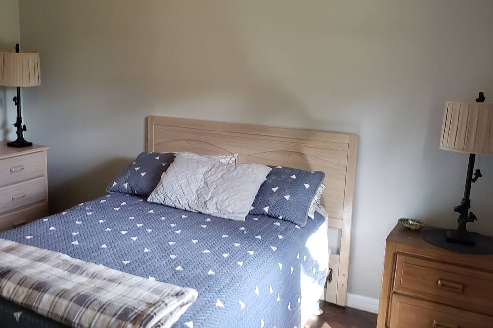 Photo of Bedroom in Candler