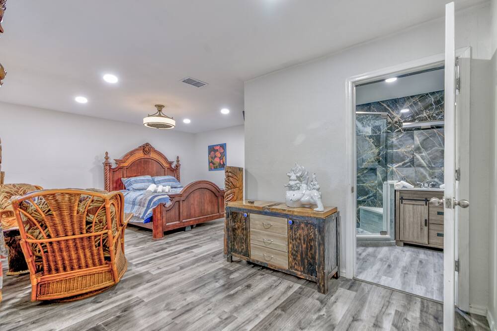 Photo of Bathroom in United Central