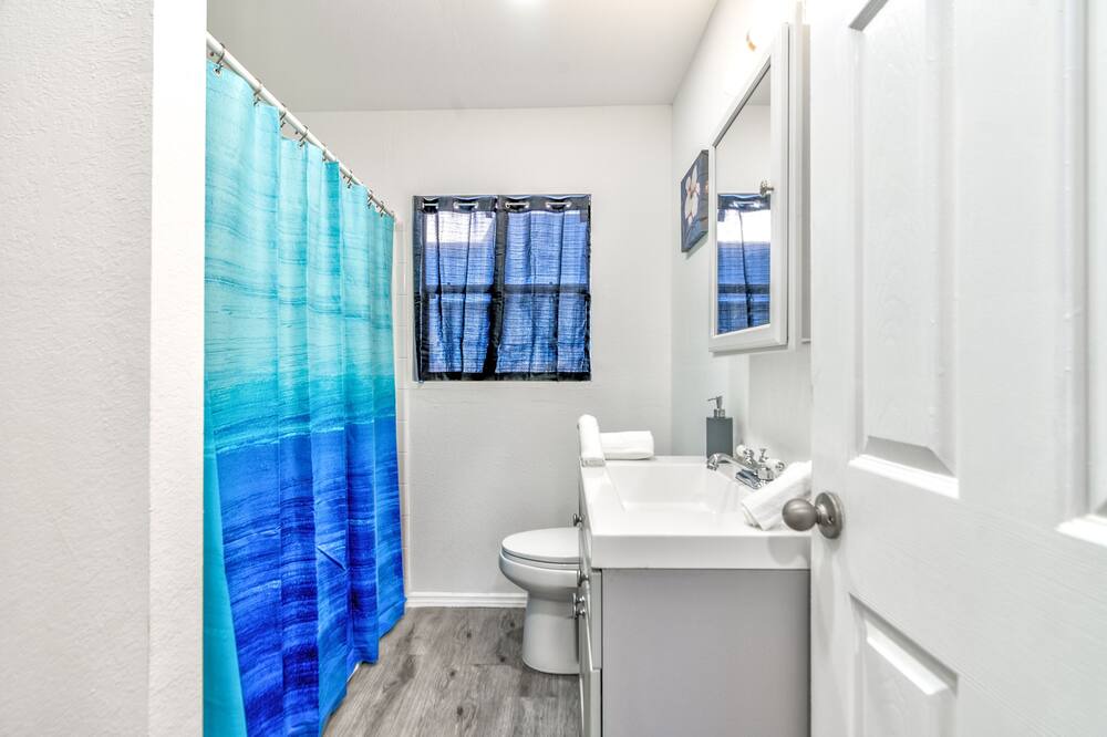 Photo of Bathroom in United Central