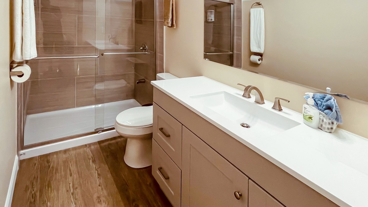 Photo of Bathroom in Truckland
