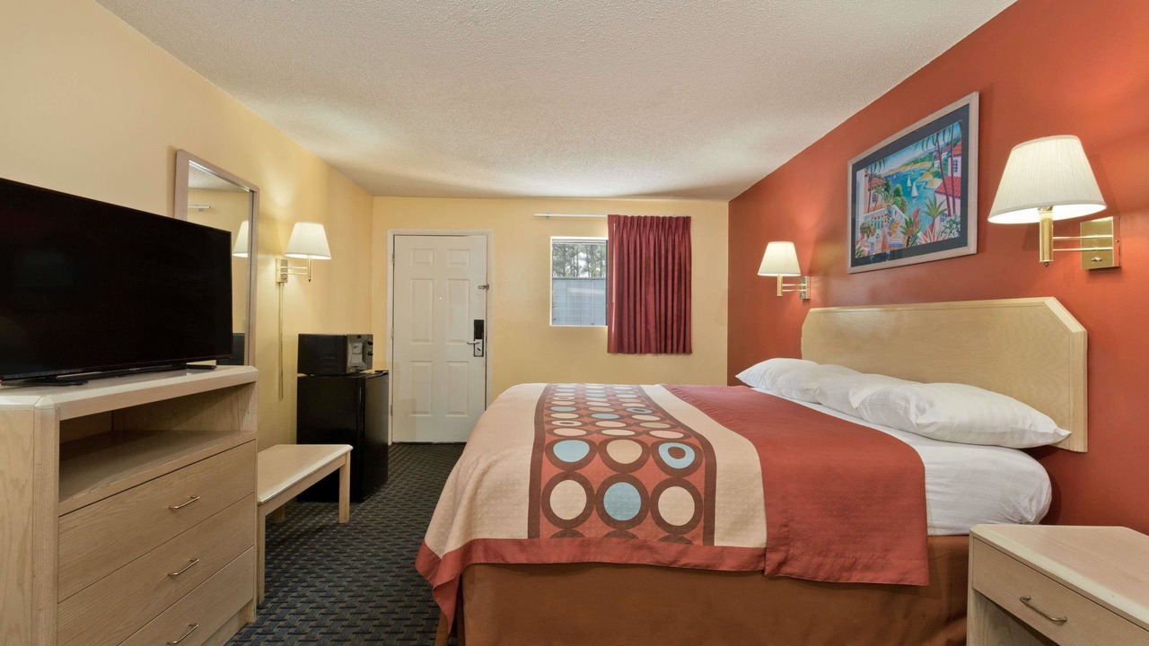 Photo of Bedroom in Chipley