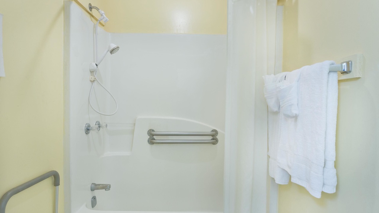 Photo of Bathroom in Chipley