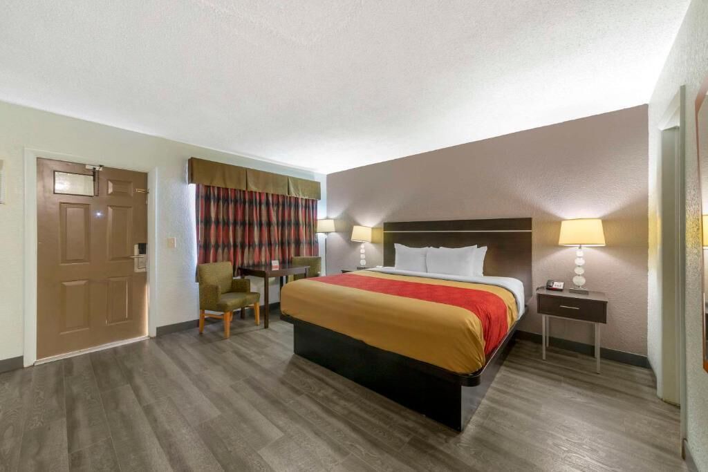 Photo of Bedroom in Royal Poinciana