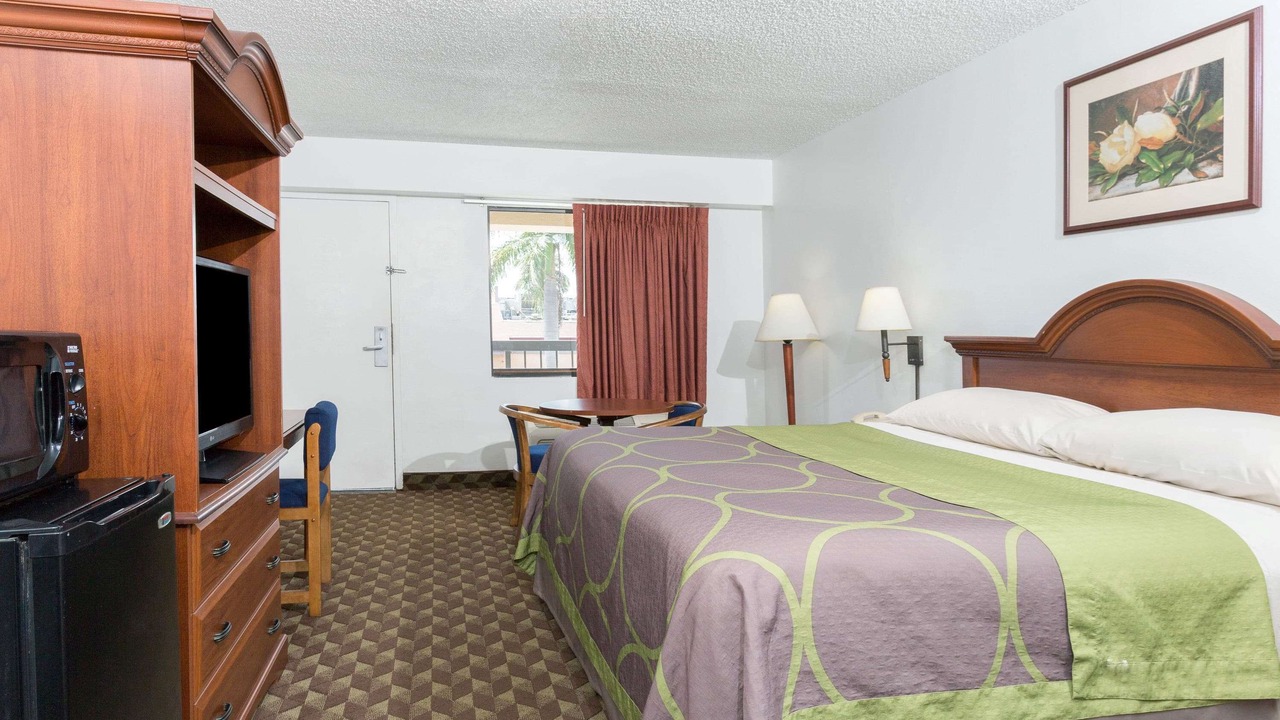 Photo of Bedroom in Riviera Beach