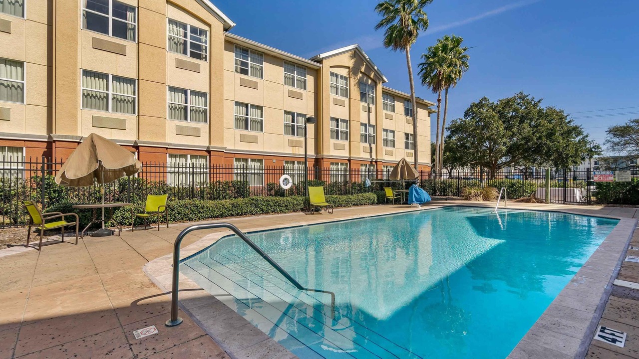 Photo of Outdoor in Carver City - Lincoln Gardens
