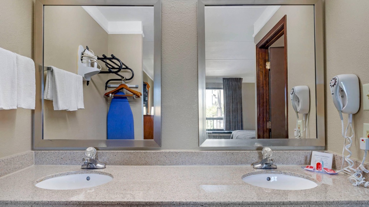 Photo of Bedroom in Knoxville