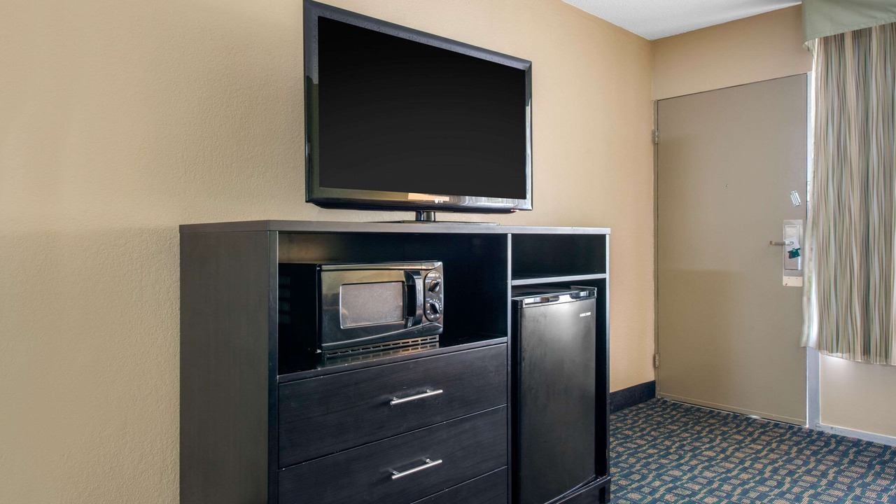 Photo of Bedroom in Brooksville