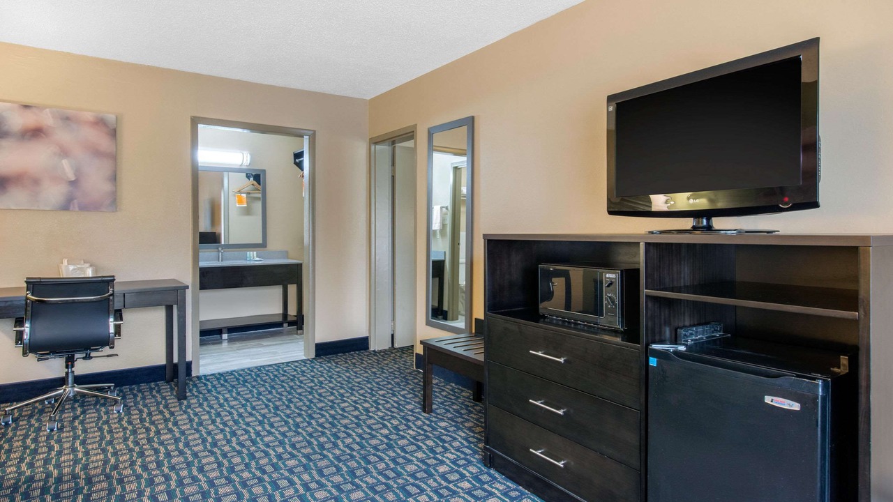 Photo of Bedroom in Brooksville