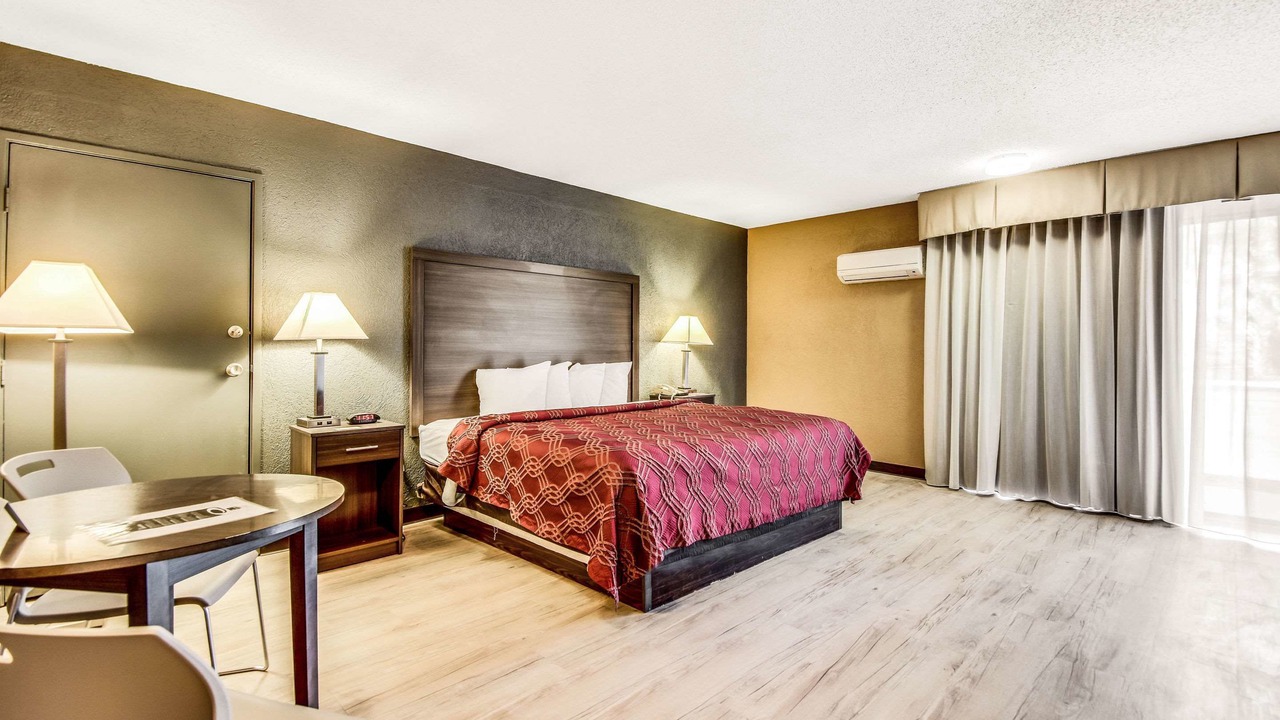 Photo of Bedroom in Temple Crest